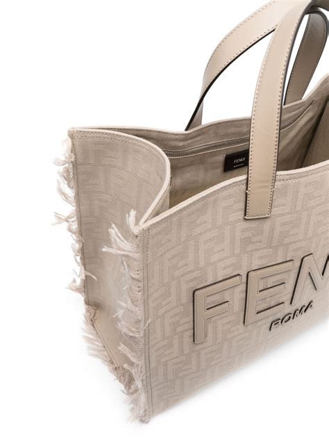 borsa shopper fendi prezzo|fendi borsa tote.